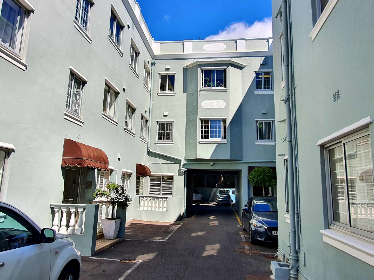 To Let 1 Bedroom Property for Rent in Oranjezicht Western Cape